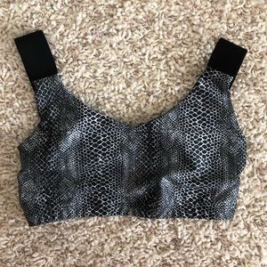 Onzie Crossback Sports Bra with Snakeskin Print